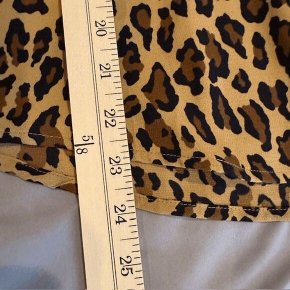 Liz Claiborne Petite Leopard Print Button Front Blouse Size Small Petite - Picture 7 of 9